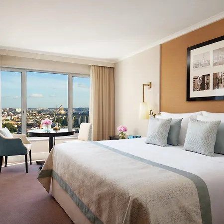 Corinthia Hotel