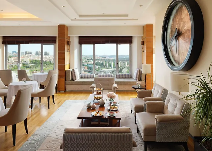 Отель Corinthia 5*