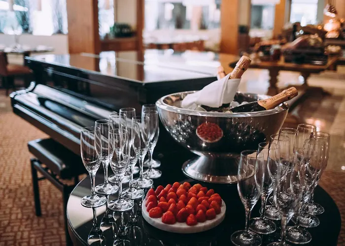 Отель Corinthia 5*