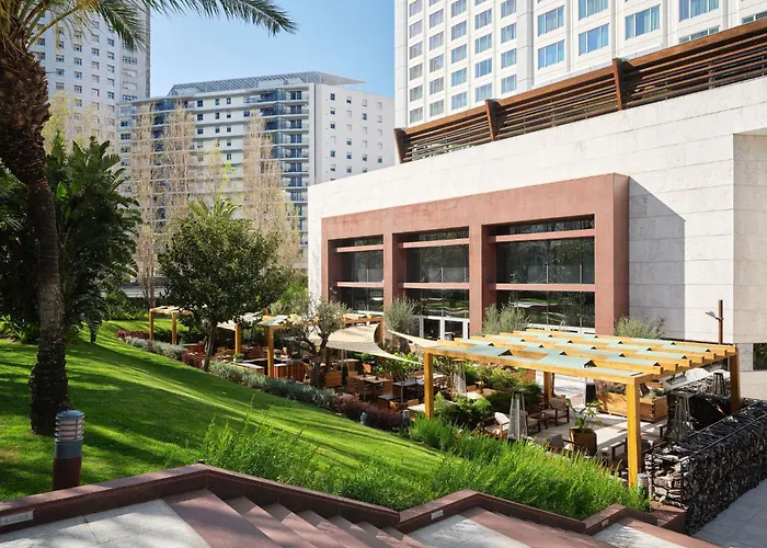 Отель Corinthia 5*