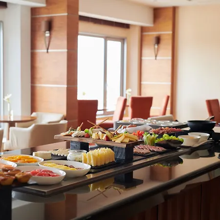 Corinthia Otel