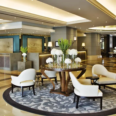 Otel Corinthia