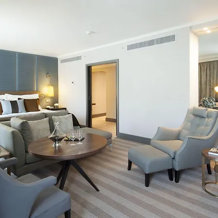 Отель Corinthia 5*