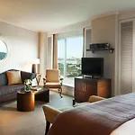 Отель Corinthia 5*