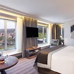 Отель Corinthia 5*